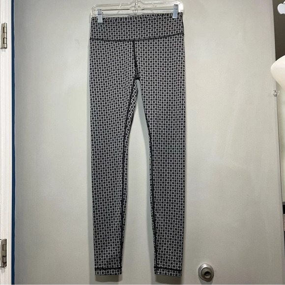Lululemon Speed Wunder Tight Reflective Leggings Pant Luxtreme Sz 4 - Picture 2 of 8